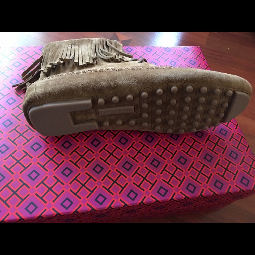Tory Burch Brown moccasins